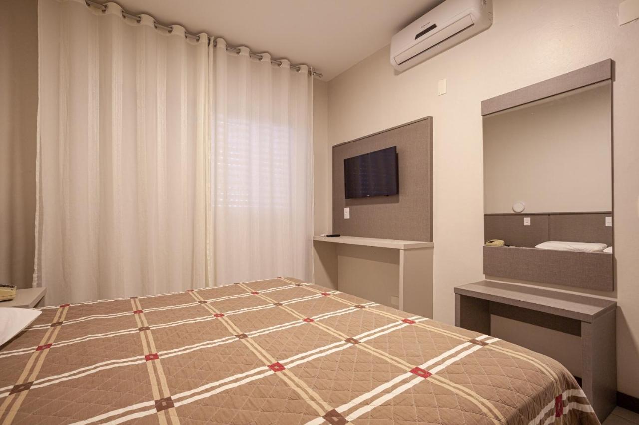 A Furninha Hotel Торрис Экстерьер фото